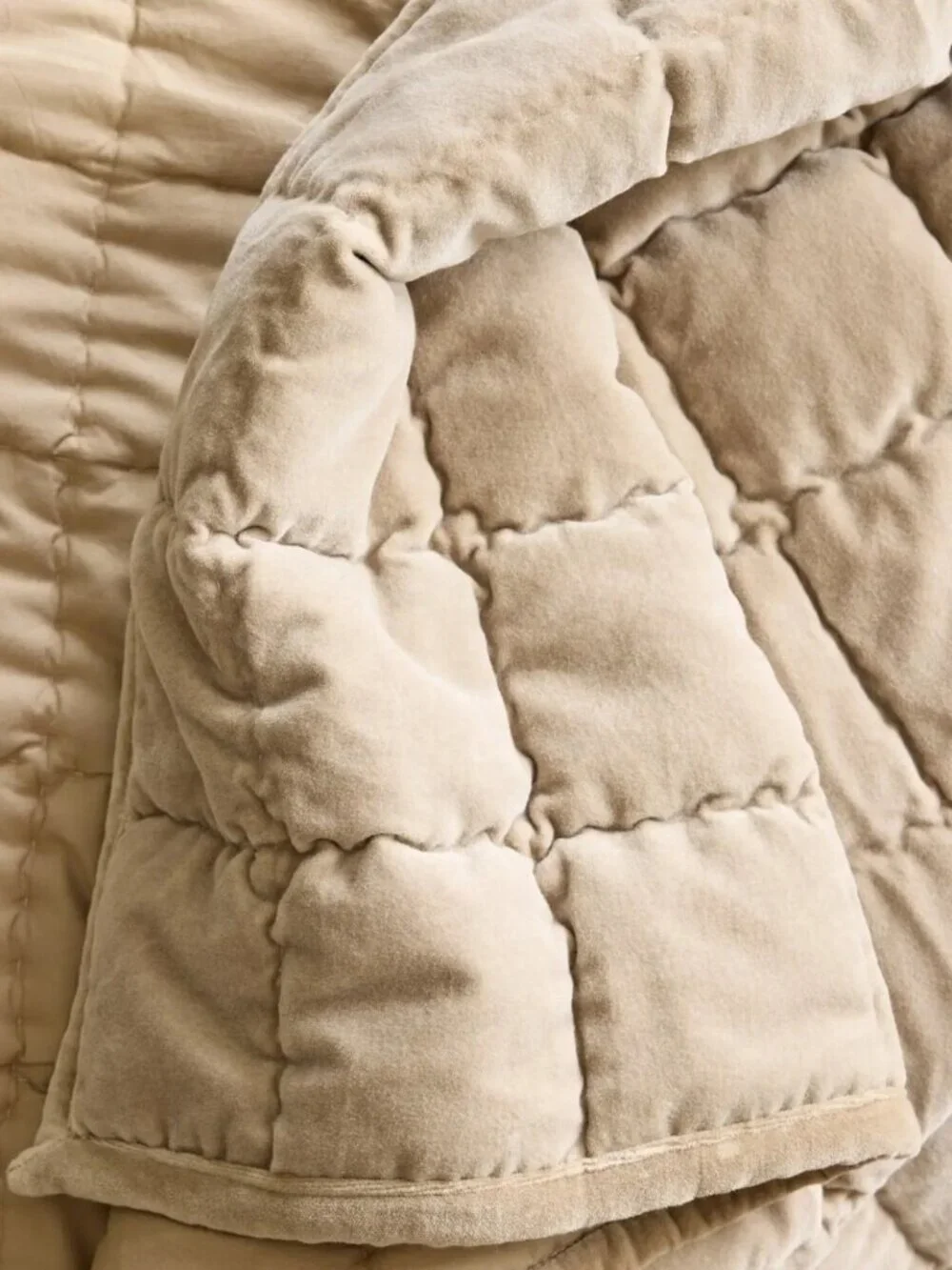 QUINCE Velvet Box Quilt KING and 2 KING Box Quilted Pillow Shams -  Tan -  NEW